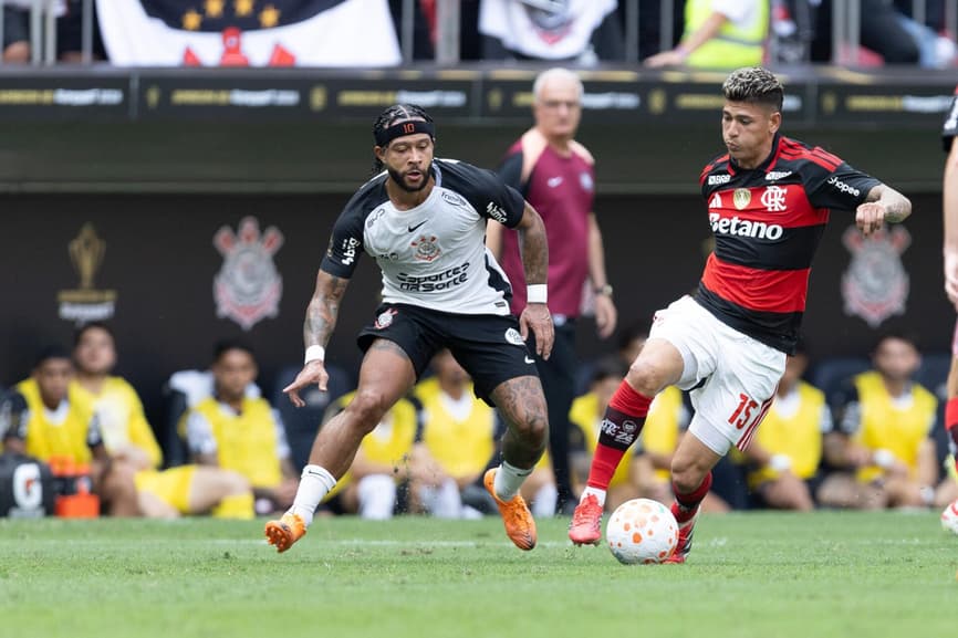 Carrascal antes de ser expulso na final da Supercopa do Brasil. (Foto: Diogo Neves De Carvalho/W9 PRESS/Gazeta Press)