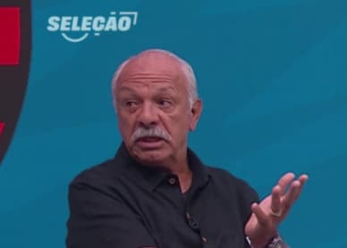 Maestro Júnior questionou a titularidade de Ayrton Lucas no Flamengo (Foto: Reprodução Sportv)