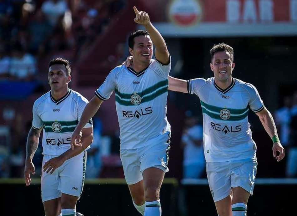 Coritiba goleia o Cianorte