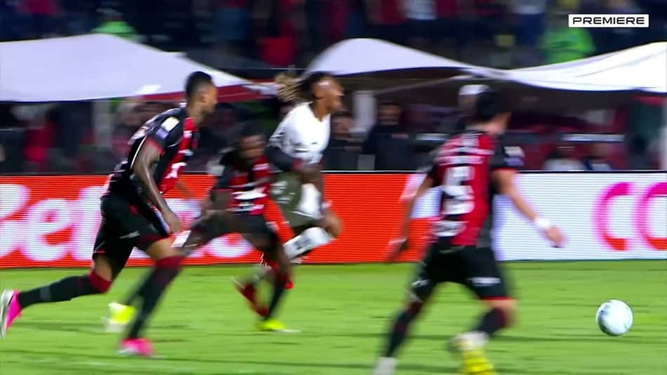 thumbnail VEJA A ENTRADA FALTOSA SOFRIDA POR DANILO SANTOS