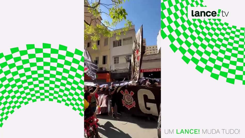 thumbnail Torcedores do Corinthians protestam em frente ao Ministério Público