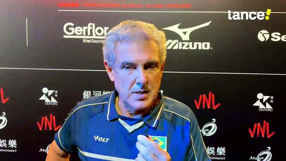 thumbnail Zé Roberto exalta postura da Seleção feminina contra a Itália na semifinal da VNL e fala de preparação para Los Angeles 2028