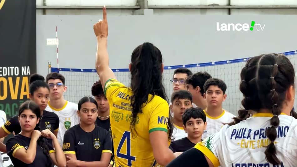thumbnail Bicampeã olímpica, Paula Pequeno dá detalhes de seu camp de vôlei e revela planos futuros