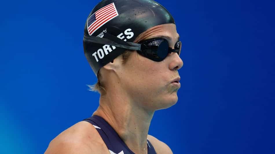 Dara Torres, dos EUA, é a atleta mais velha a ganhar medalha em Olimpíadas