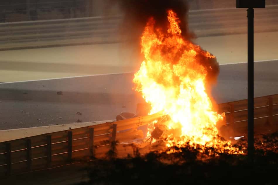 O fogo que consumiu o carro da Haas e assustou o mundo da Fórmula 1 (F1) (Foto: AFP)
