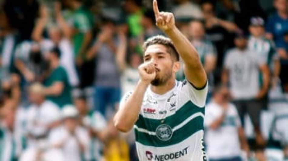 Andrey também teve passagem pelo Coritiba (Foto: Gabriel Machado/AGIF)