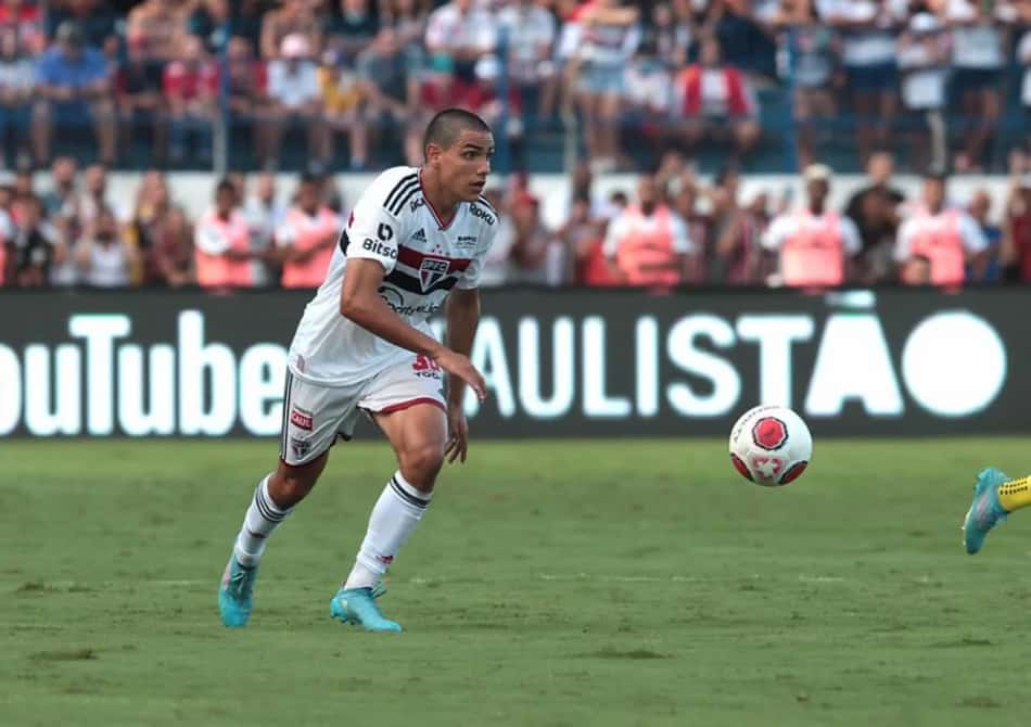 Moreira em ação pelo São Paulo