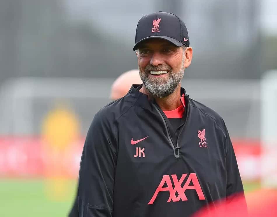 Klopp treinando o Liverpool (Foto: John Powell/AFP)