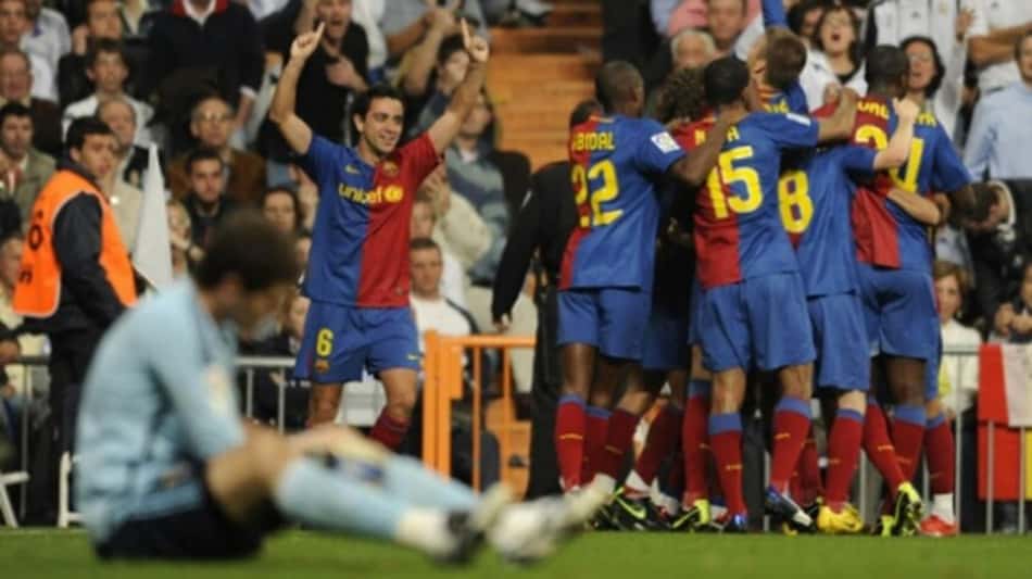 Com dois gols de Thierry Henry, dois de Lionel Messi, um de Puyol e um de Piqué, tudo isso comandado por Xavi, que deu quatro assistências na partida, o Barça deixou o Bernabéu em choque e sem reação após passar como um rolo compressor no time merengue. (Foto: Divulgação)