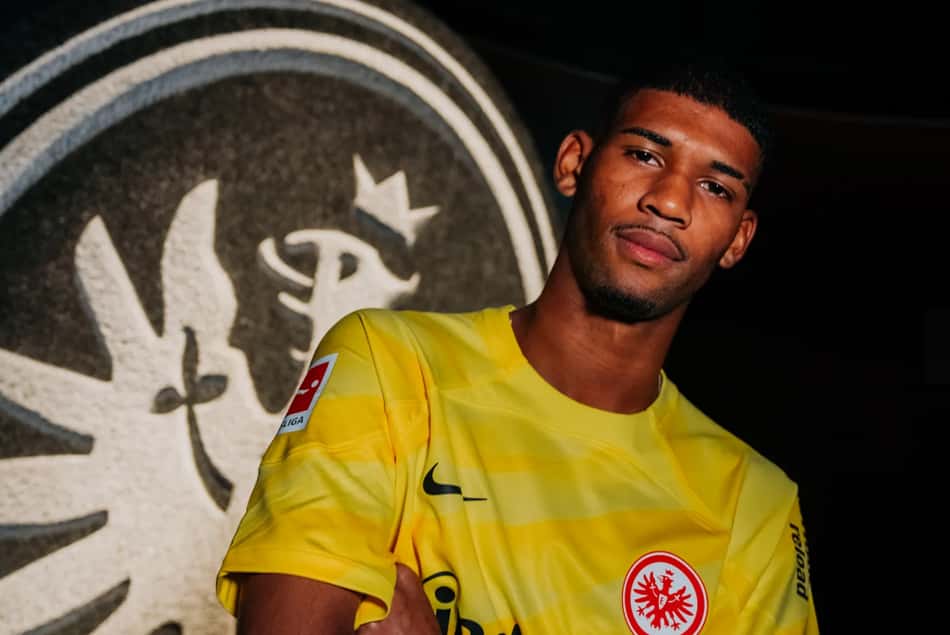 Kauã Santos concorre a prêmio de revelação da Bundesliga (Foto: Divulgação/Eintracht Frankfurt)