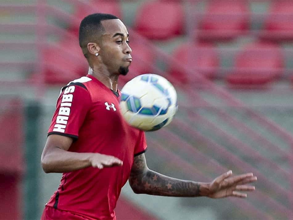 São Paulo lava roupa suja e jogadores experientes são pressionados
