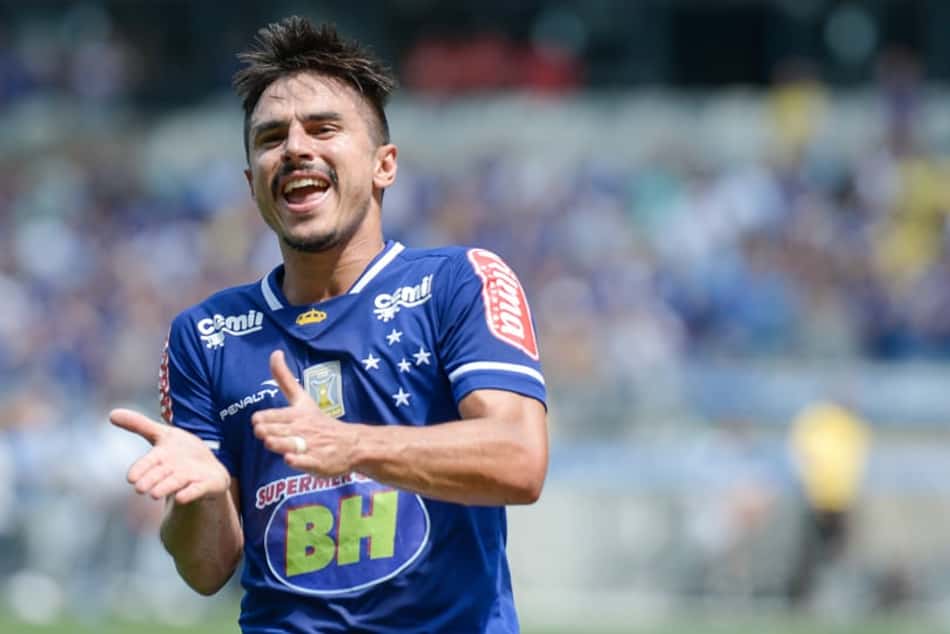 Médico do Cruzeiro explica lesão de Willian Bigode