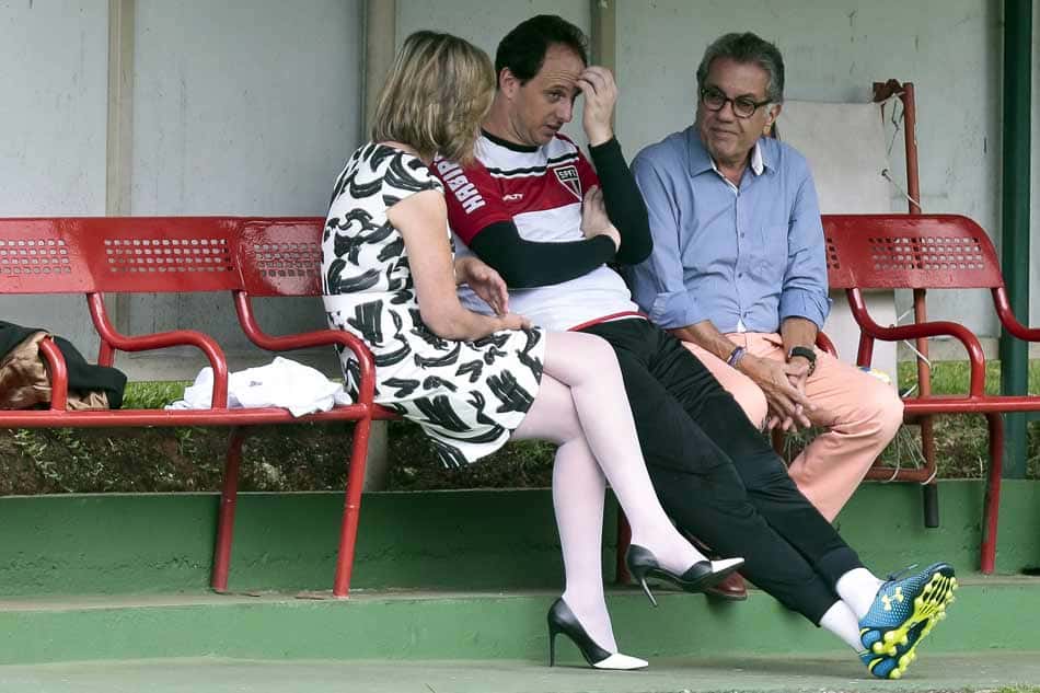 Rogério Ceni evita polêmica, mas diz que Aidar precisa de 'ajuda'