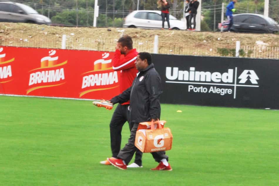 Rafael Moura passa por cirurgia e só retorna ao Inter em 2016