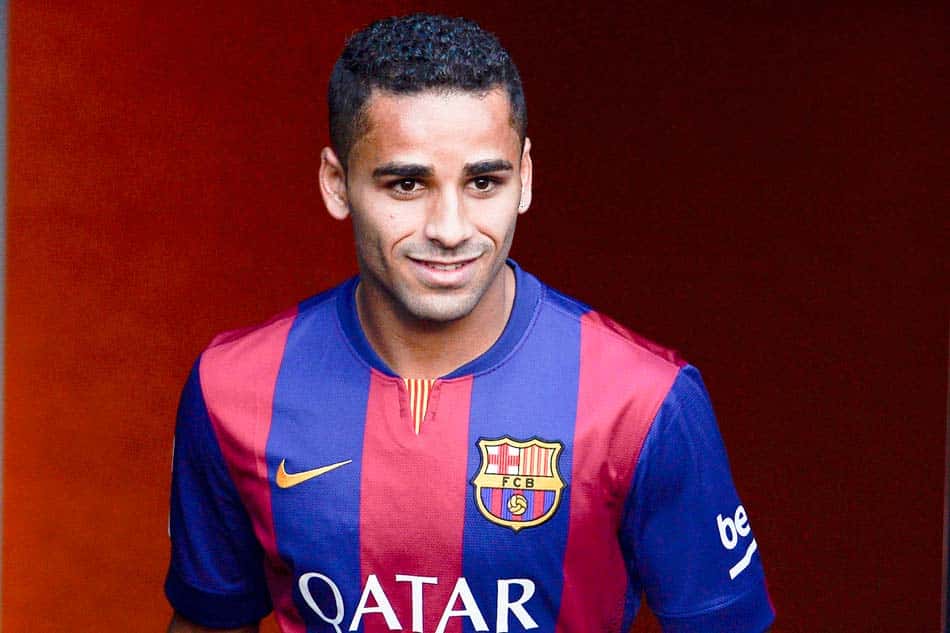 Diretor do Barcelona 'esquece' Douglas e indica sua saída do clube