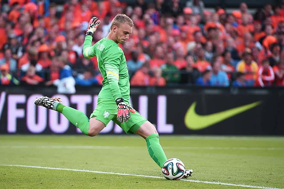 Com Bravo de saída, Barcelona pode contratar goleiro titular do Ajax