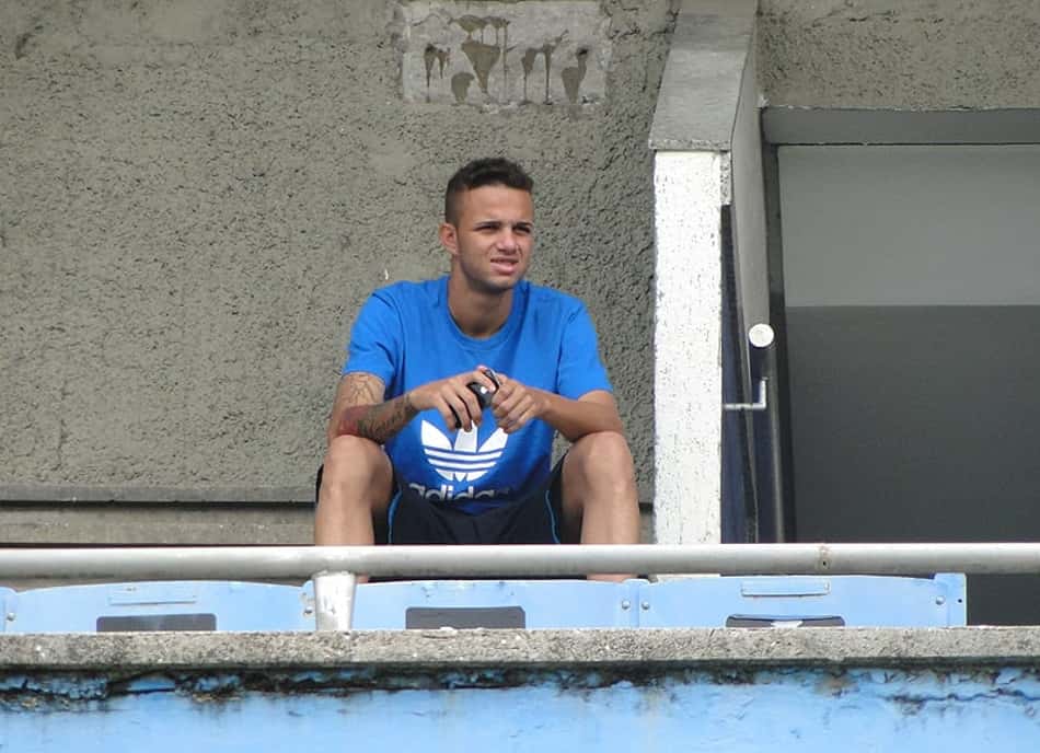 Luan usa cartilha de cuidados do Grêmio nas férias para tratar lesão