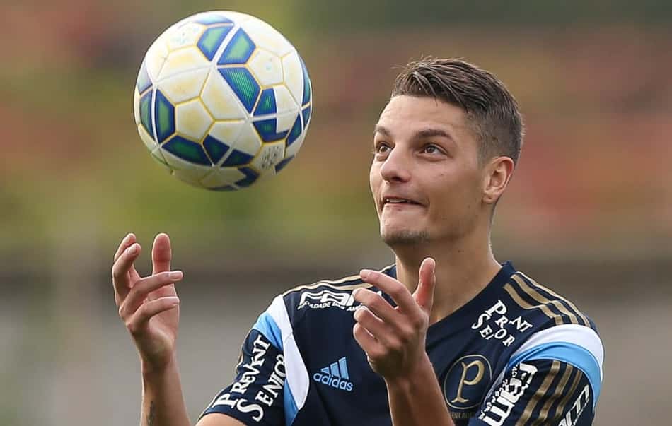 Sem acerto com o Atlético-GO, Andrei Girotto pode fechar com a Chape