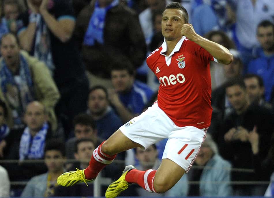 Gol Rodrigo Lima - Porto x Benfica (Foto: Francisco Leong/AFP)