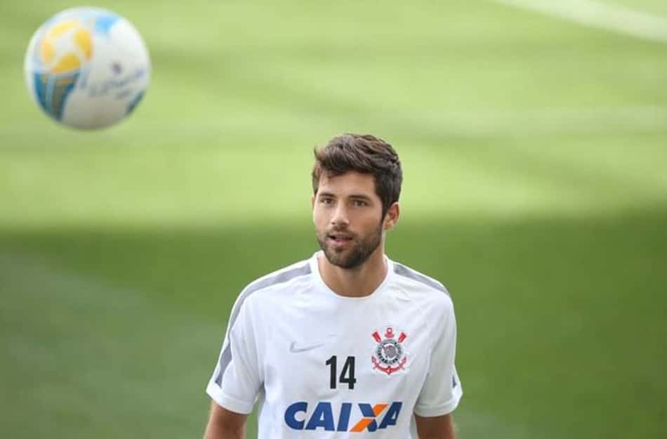 Felipe vê Ralf 'meio triste' e admite sondagens da Europa no Corinthians