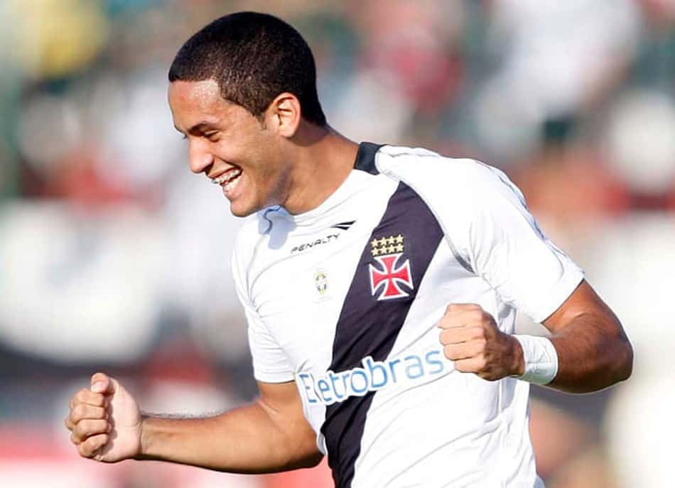 Na mira do Fla, Rômulo pode ser mais uma aposta em quem foi bem no Vasco