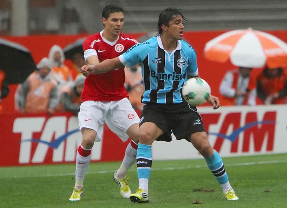 Palmeiras manifesta interesse em meia do Joinville