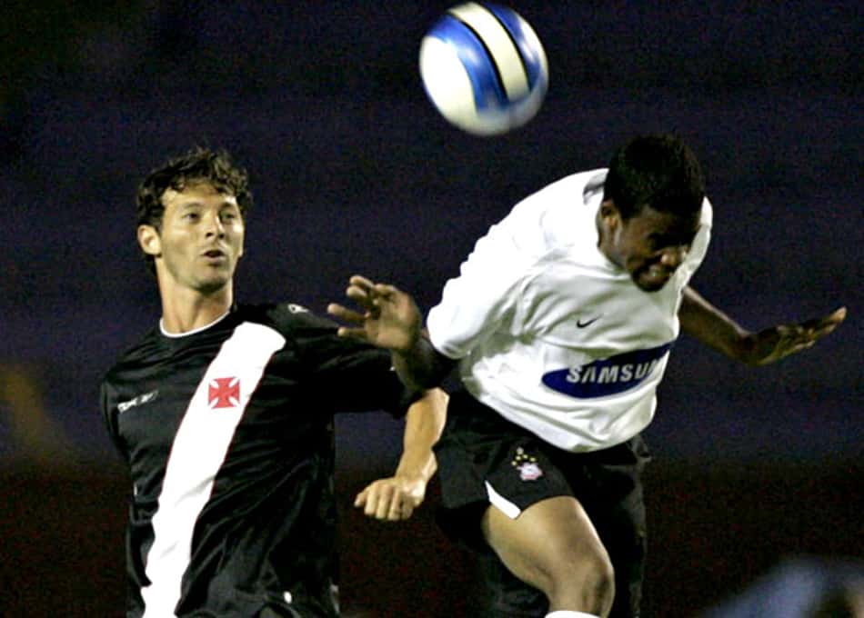Para se livrar! Lembrando de 2007, Vasco busca vencer o Corinthians