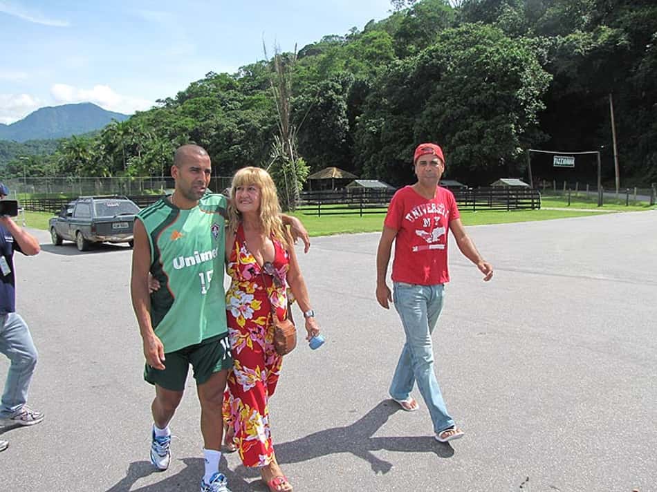Apesar do otimismo da diretoria, Miranda pode deixar o São Paulo