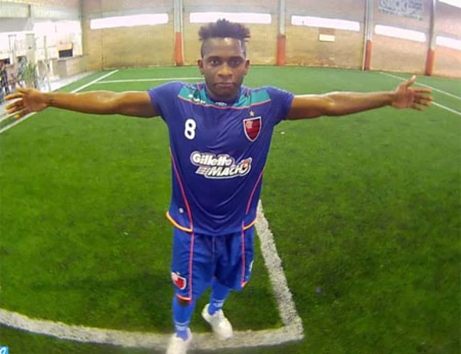 Zagueiro Coates é o novo reforço do Liverpool