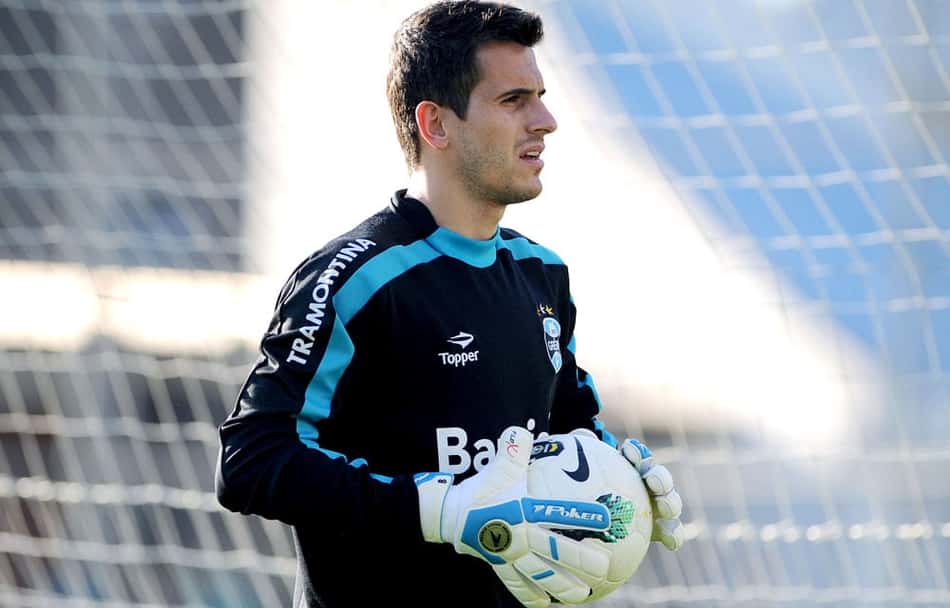 NÚMEROS: Grohe, Giuliano e Luan se salvam em derrota do Grêmio