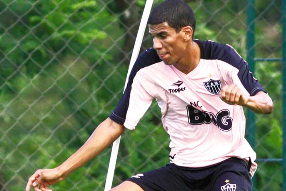 Renato Gaúcho indica Viçosa como titular do Grêmio