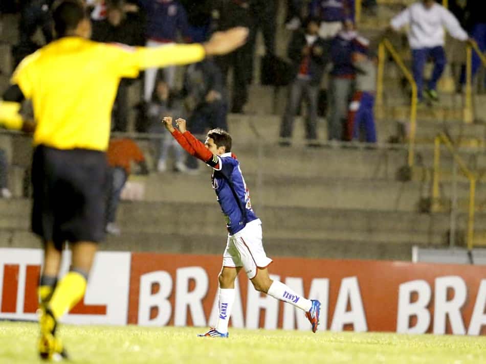 Em boa fase no ataque, Seedorf rejeita rótulo de artilheiro no Botafogo