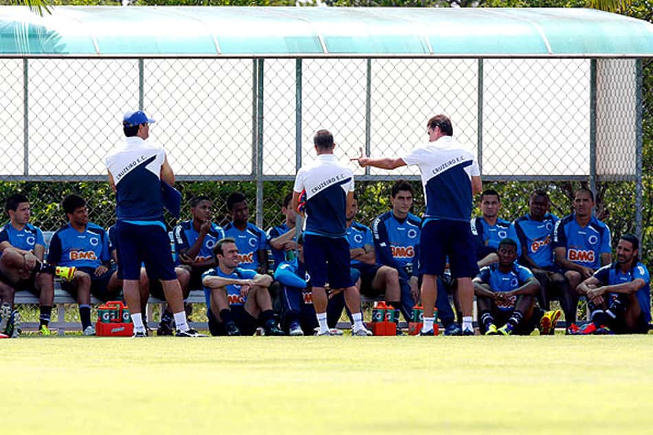 Jogadores do Cruzeiro adotam lei do silêncio