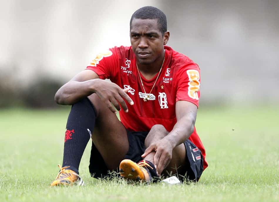 Vitor Júnior muda hábito e leitura tem sido fundamental nos jogos