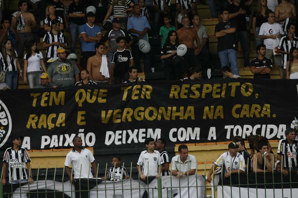 Ronaldinho revela a Felipe: 'Tenho medo de não ver mais essa torcida'