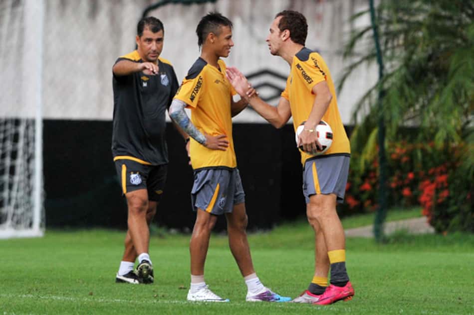 Galo treina pênaltis antes de jogo pela Copa BR