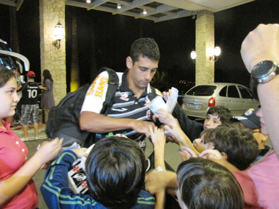 No São Paulo, exames não apontam lesão grave em Fabrício