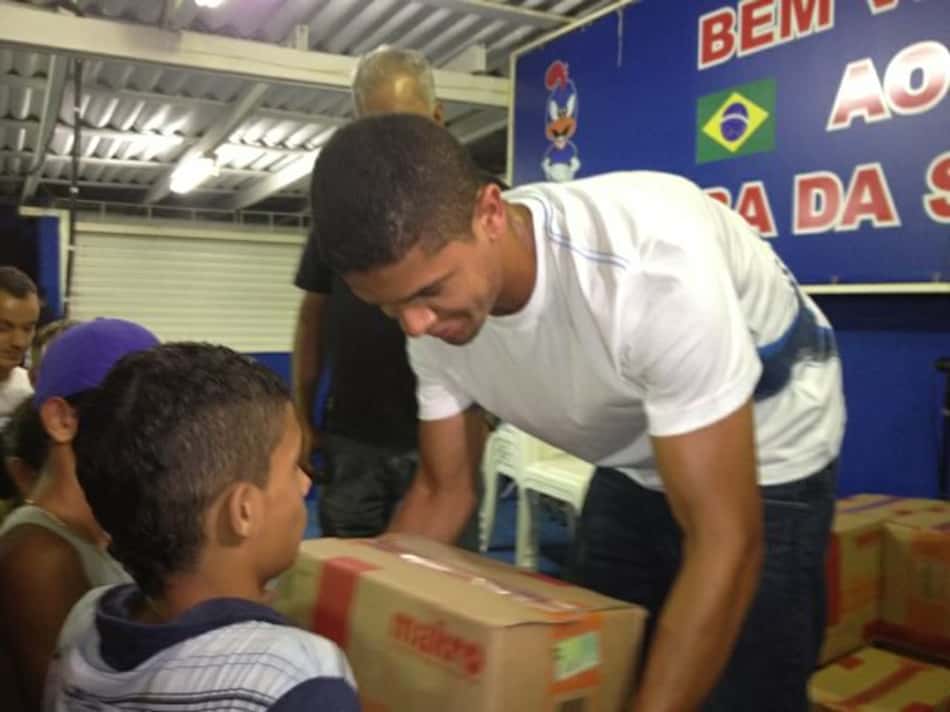 Por dívida do Flamengo, Cleber Santana pode voltar ao Avaí