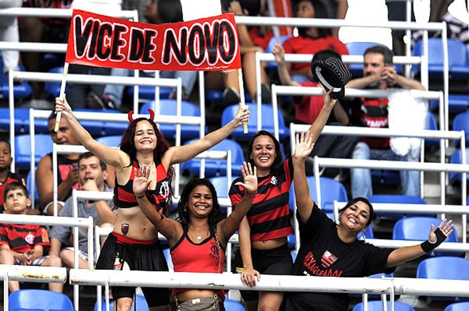Oswaldo elogia Fellype Gabriel na posição de volante