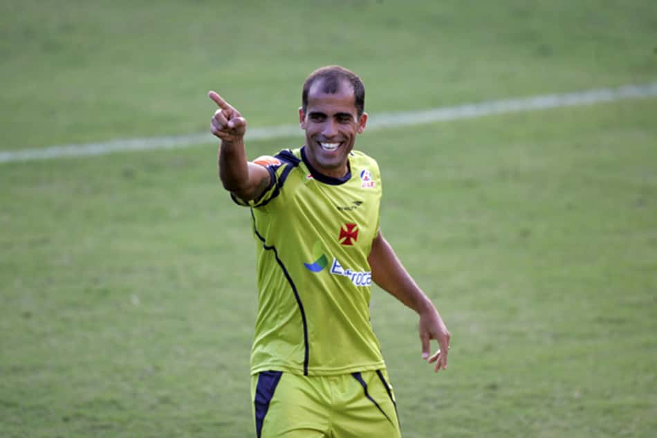 Alex Silva rebate vaias após empate em Goiânia