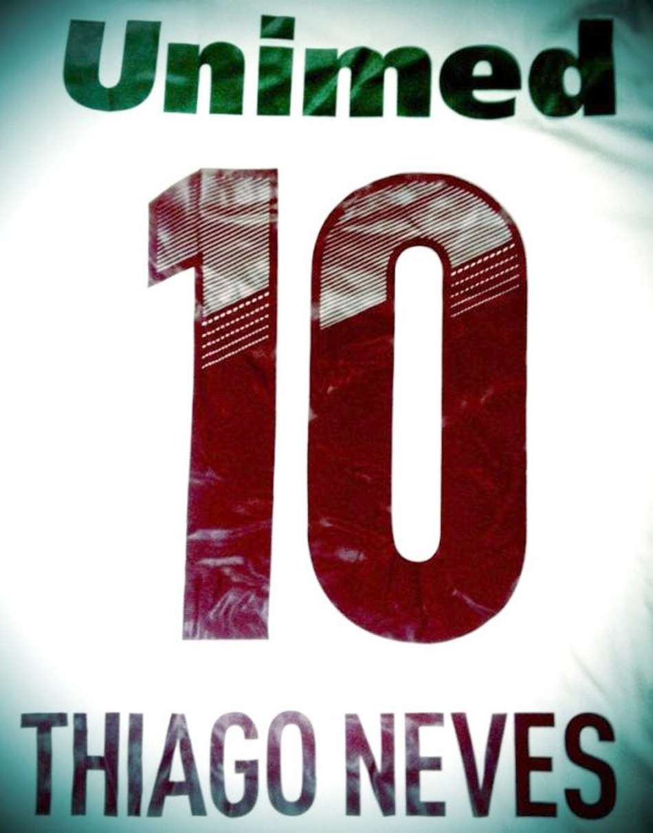 Thiago Neves feliz em voltar a usar a camisa 10 do Flu