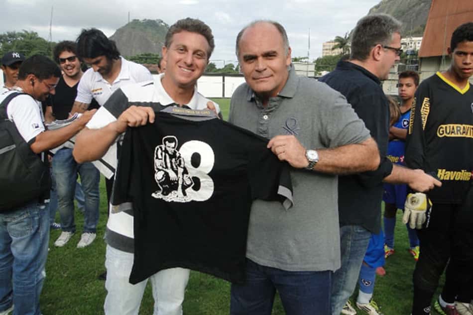 Fla entrega cartilha de boa conduta aos jogadores