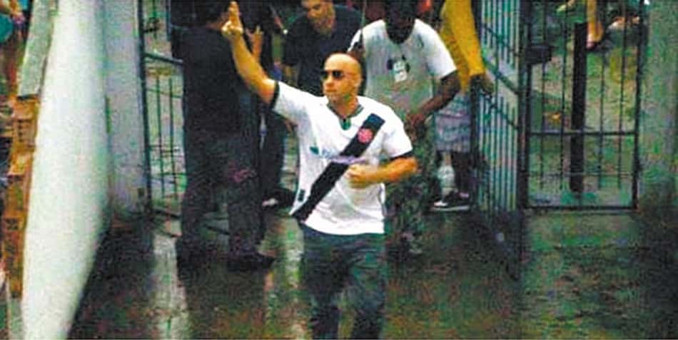 Caio: 'A gente conversa, mas fica na base do chutão'