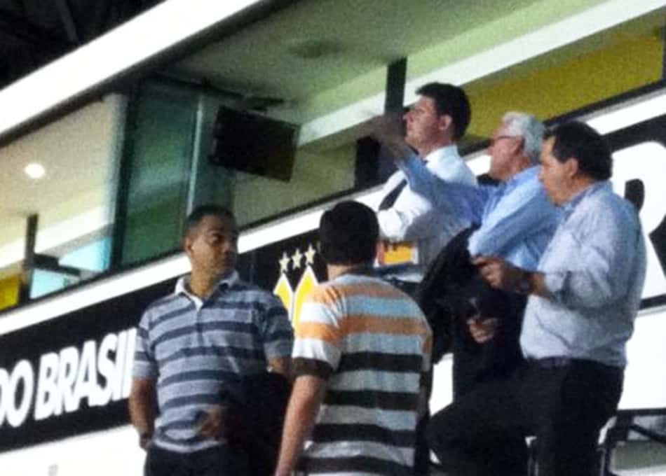 Alex acerta com o Coritiba e anúncio será no intervalo do jogo desta noite