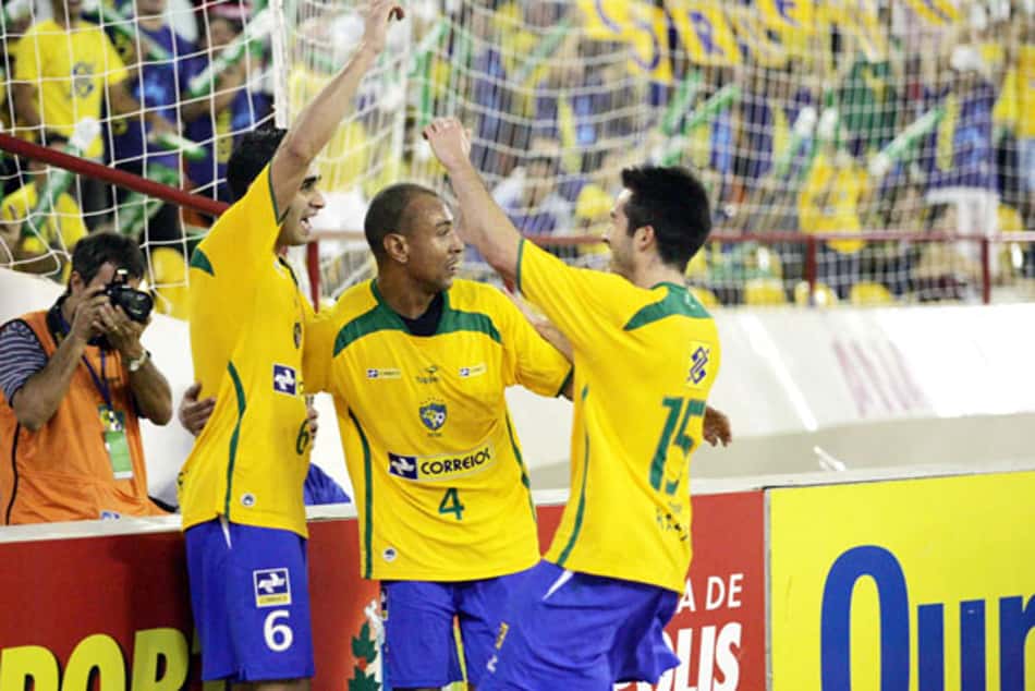 Ganso e estafe rebatem comunicado do Santos