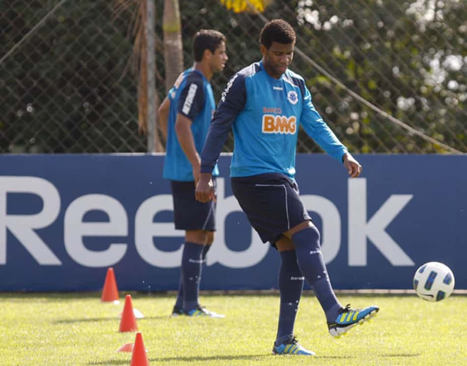 Náutico mira G-4 em jogo contra o Vitória