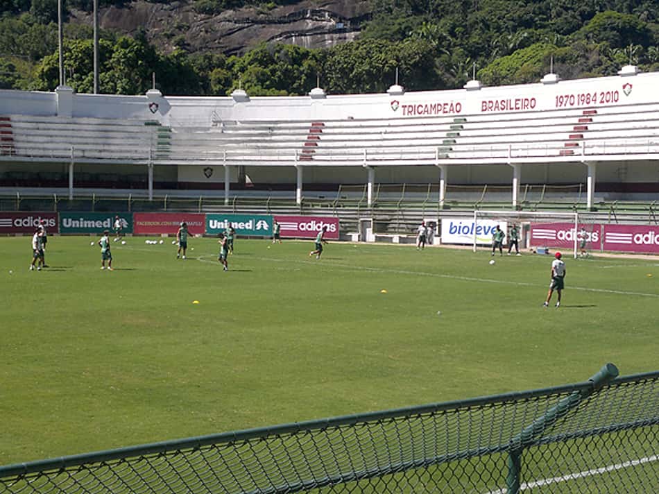 Deco e Euzébio também não participam de treino à tarde