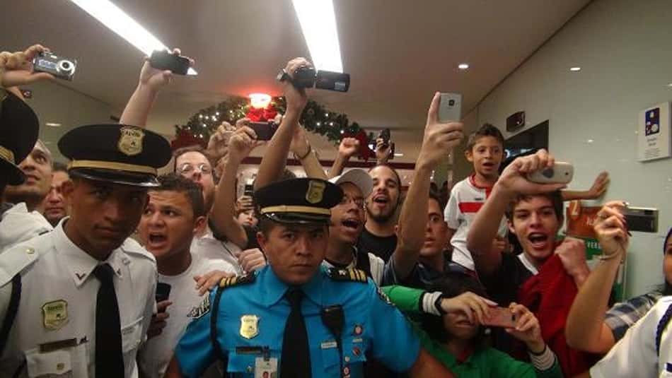 Flamengo se reúne mais uma vez com Traffic por R10