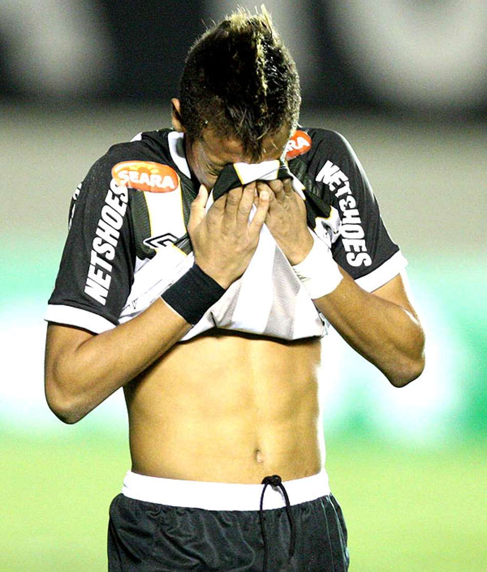 Atacante Lins não é mais jogador do Grêmio