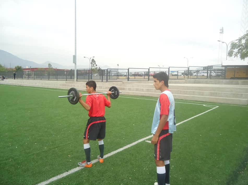 Com problemas na coxa, Jonathan fica em tratamento até sexta